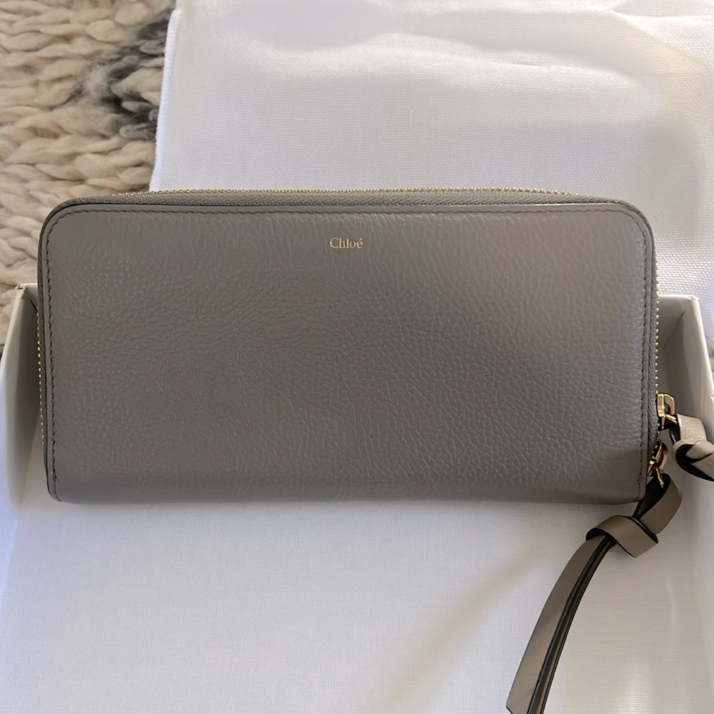 Chloé alphabet Long Zipped Wallet